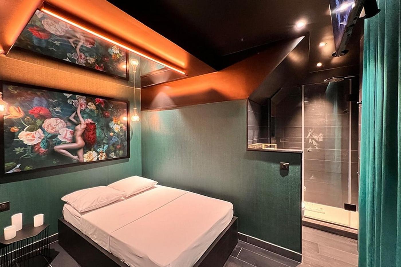 Nuit Insolite Au Love Be You Avec 1h De Jacuzzi Plus 1h De Love Et Nuit Au Be You
