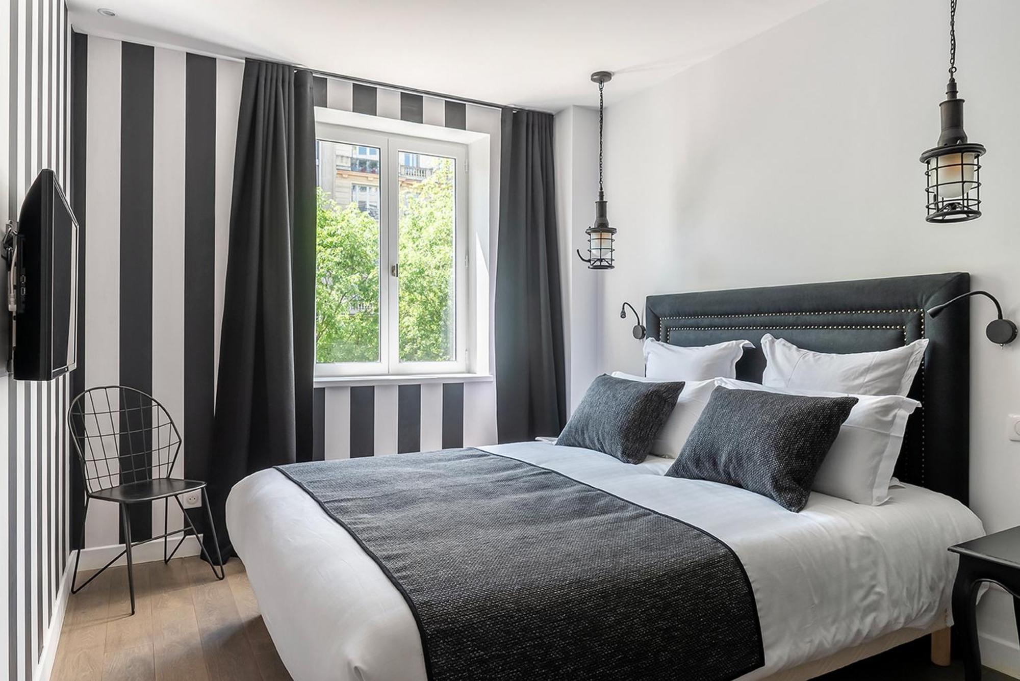 Appartement Nuit Insolite Au Love Be You Avec 1h De Jacuzzi Plus 1h De Love Et Nuit Au Be You Parijs